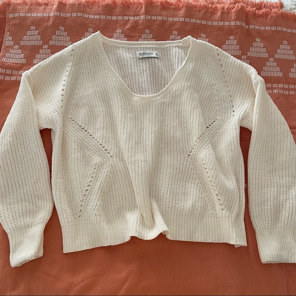 Abercrombie Cropped Sweater - Picture 1 of 4